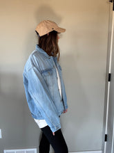 Load image into Gallery viewer, oversized light boyfriend denim jacket