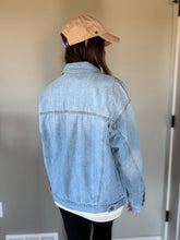 Load image into Gallery viewer, oversized light boyfriend denim jacket