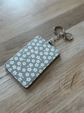 Load image into Gallery viewer, card holder keychain | 6 prints