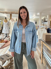 Load image into Gallery viewer, oversized light boyfriend denim jacket