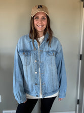 Load image into Gallery viewer, oversized light boyfriend denim jacket