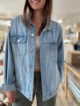 Load image into Gallery viewer, oversized light boyfriend denim jacket