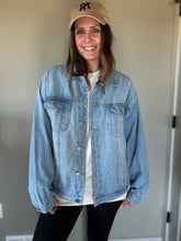 Load image into Gallery viewer, oversized light boyfriend denim jacket