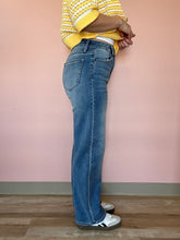 Load image into Gallery viewer, hidden medium dark straight jeans