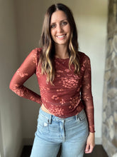 Load image into Gallery viewer, cinnamon floral mesh top