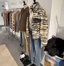 Load image into Gallery viewer, cream+brown sherpa jacket with black denim detailing