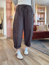Load image into Gallery viewer, errand day espresso cotton barrel pants