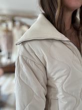 Load image into Gallery viewer, ecru ribbed collar quilted jacket