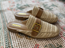 Load image into Gallery viewer, raffia slip-on mule with leather contrast buckle