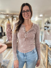 Load image into Gallery viewer, cocoa mineral washed henley