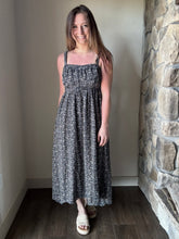 Load image into Gallery viewer, midnight ditsy floral dress