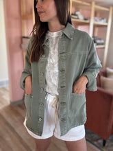 Load image into Gallery viewer, dakota camo oversized tee