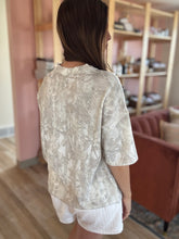 Load image into Gallery viewer, dakota camo oversized tee
