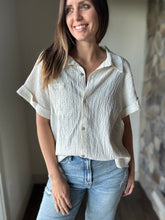 Load image into Gallery viewer, oatmeal short sleeve button down top