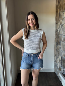 risen high rise side slit fray denim shorts