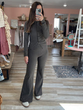 Load image into Gallery viewer, giselle button down top