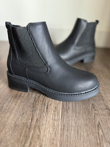 blowfish black chelsea boot