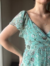 Load image into Gallery viewer, green print flutter dress