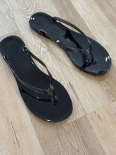 Load image into Gallery viewer, black jelly flip-flops