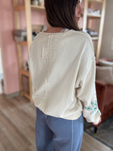 Load image into Gallery viewer, full bloom graphic sweatshirt