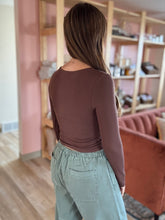 Load image into Gallery viewer, chocolate scoop long sleeve tee