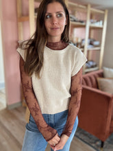 Load image into Gallery viewer, amber cinnamon lace top