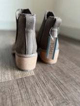 Load image into Gallery viewer, TOMS canteen hailey ankle boot