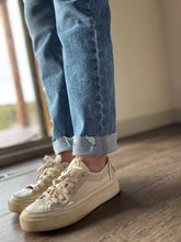 Load image into Gallery viewer, kancan double button medium washed cuffed jeans