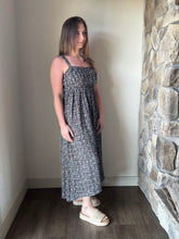 Load image into Gallery viewer, midnight ditsy floral dress