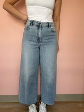 Load image into Gallery viewer, hidden medium light high waist cropped wide leg jeans