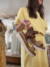 Load image into Gallery viewer, raffia + leather wedge sandals