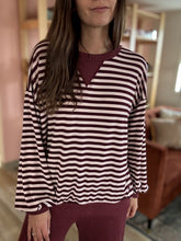 Load image into Gallery viewer, vintage wine striped pullover