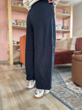 Load image into Gallery viewer, errand day black cotton barrel pants