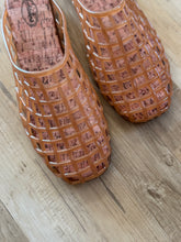 Load image into Gallery viewer, natural jelly mesh slip-on sandal