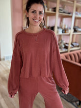 Load image into Gallery viewer, vintage red ribbed pullover