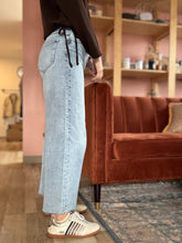 Load image into Gallery viewer, hidden medium light high waist cropped wide leg jeans