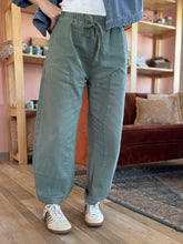 Load image into Gallery viewer, hunter barrel denim pants