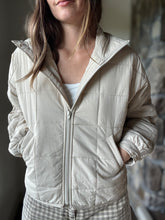 Load image into Gallery viewer, khaki quilted puffer