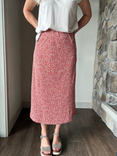 Load image into Gallery viewer, poppy dainty floral midi skirt