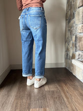 Load image into Gallery viewer, midrise ankle boyfriend cuff jeans