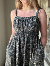 Load image into Gallery viewer, midnight ditsy floral dress