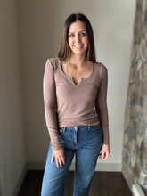 Load image into Gallery viewer, mocha notched ribbed long sleeve tee