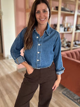 Load image into Gallery viewer, 90s cropped denim shirt