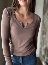 Load image into Gallery viewer, mocha notched ribbed long sleeve tee