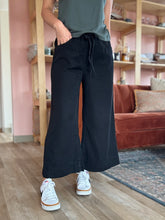 Load image into Gallery viewer, at ease black wide leg cropped pants