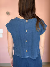 Load image into Gallery viewer, dark chambray button top