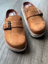 Load image into Gallery viewer, whiskey suede clog