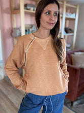 Load image into Gallery viewer, caramel shoulder zip sweatshirt