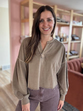 Load image into Gallery viewer, mocha notched pullover