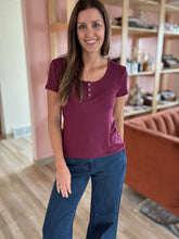 Load image into Gallery viewer, evanore zinfandel henley top